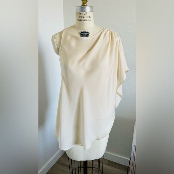 BCBGeneration - One Shoulder Flowy Top size XXS - Picture 1 of 7